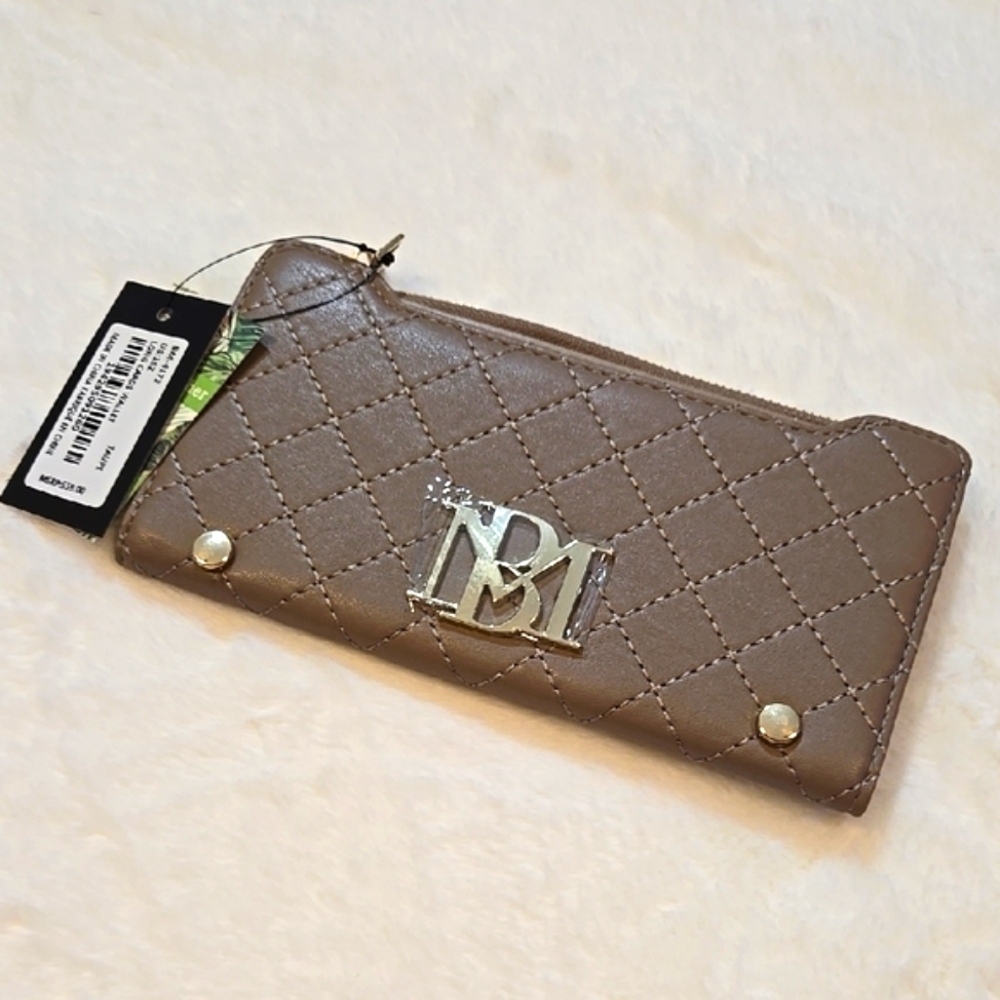 New Badgley Mischka Quilted Taupe Brown Wallet
